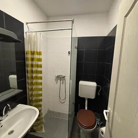 Centrum Vendeghaz Affittacamere *